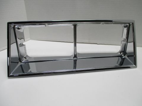Left headlight bezel