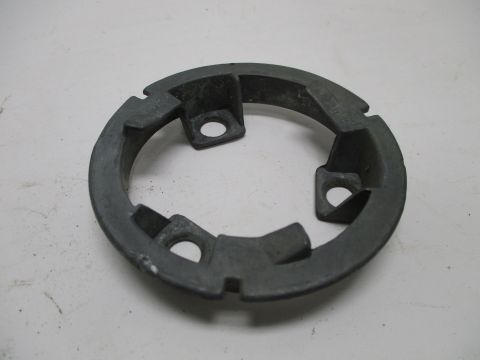 Horn ring retainer