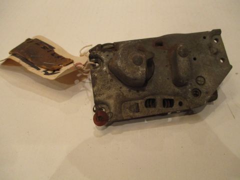 Right front door latch assembly