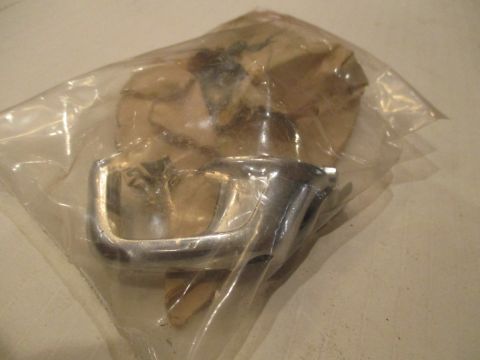 Left vent window handle and lock package