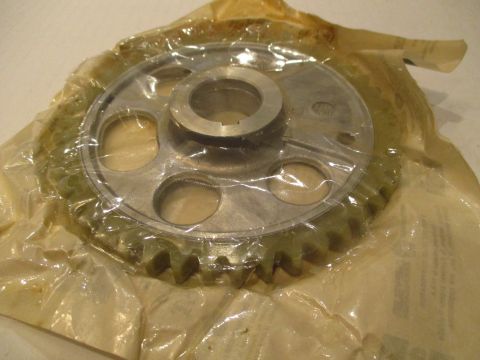 Camshaft gear "sprocket"