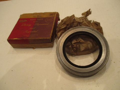 Rear axle pinion seal