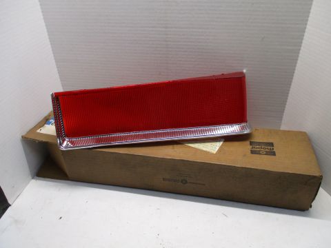 Right inner taillight lens