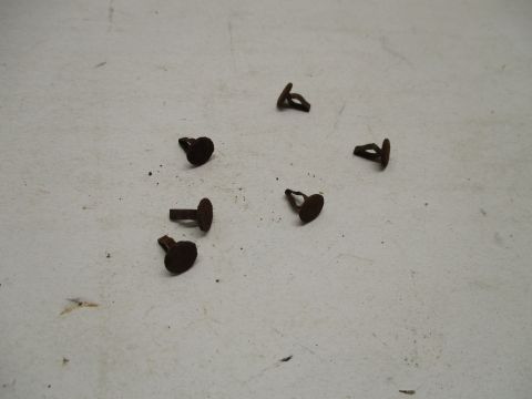 Snap-in retainers for cluster lens