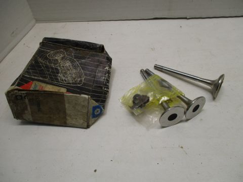 Engine valves and keepers