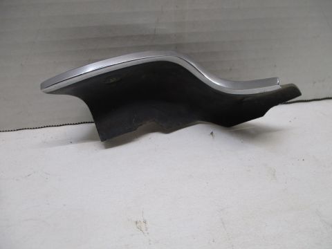 Right front bumper to fender outline moulding