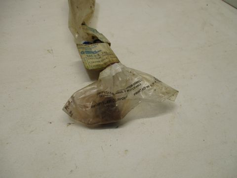 Cylinder block oil hole plug