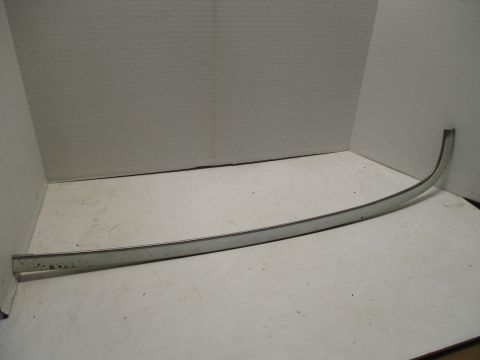 Lower right backglass reveal moulding