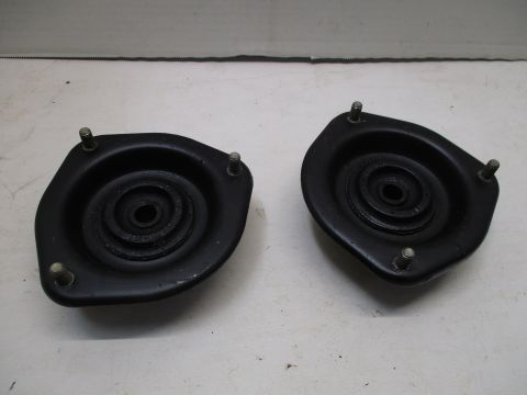 Pair of upper strut mounts