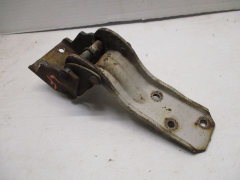 Left front upper door hinge
