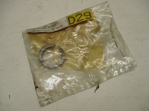 Retainer ring for front axle