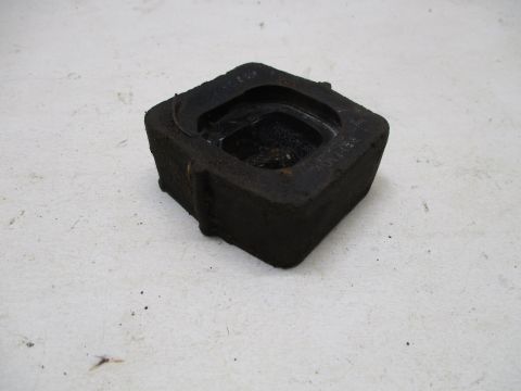 Radiator support rubber mount
