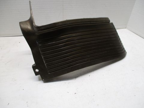 Right front fender to bumper filler