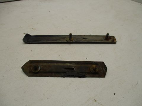 Moulding clips