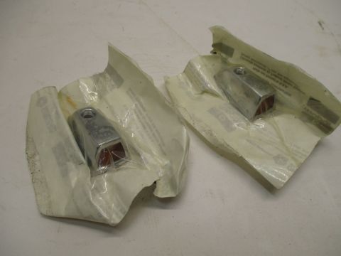Pair of fender mounted turn signal indicators
