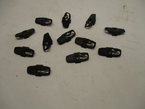 Moulding clips for upper body trim