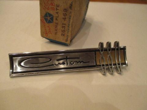 "Custom 880" nameplate