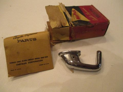 Left vent window handle