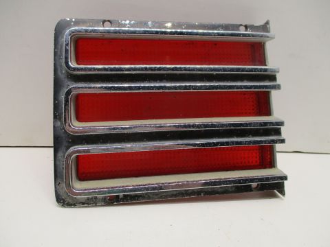 Right inner taillight lens and bezel