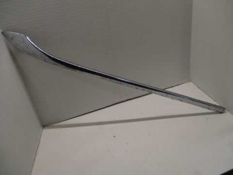 Left fender forward moulding