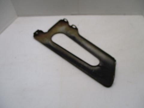 Outer grille bracket