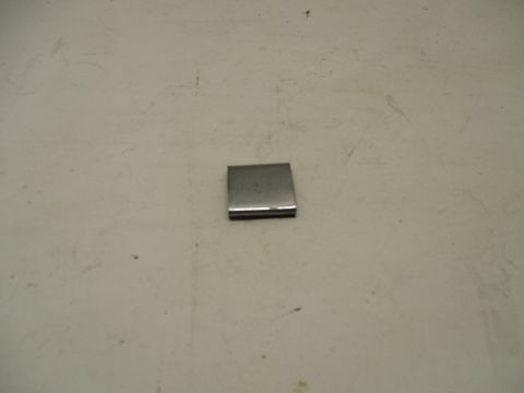 Lower windshield connector moulding