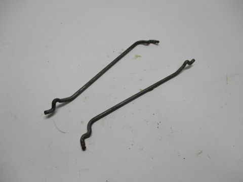 Pair of door lock cylinder-to-latch links