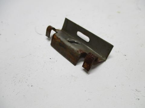 A-pillar screw retainer