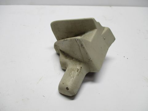 Right centerpost upper cap