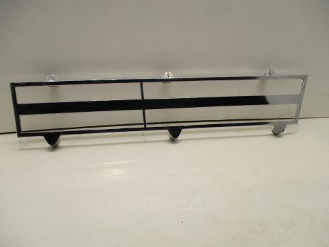 Left cornering light bezel