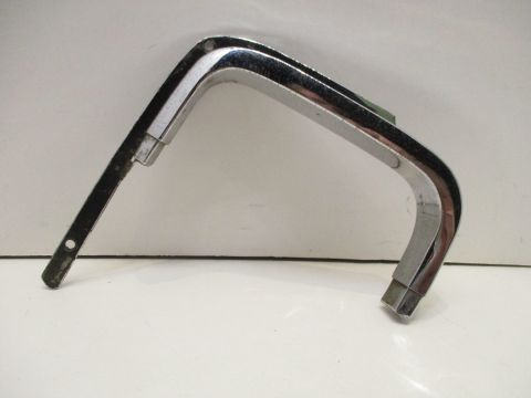 Right outer tail panel surround moulding