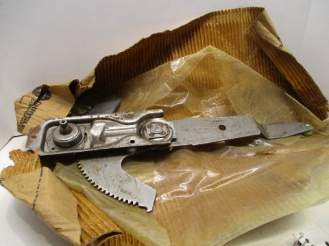 Left door window regulator