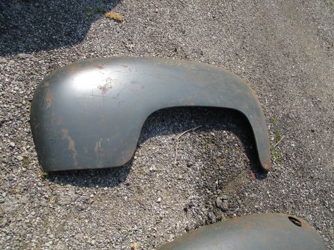 Right rear fender