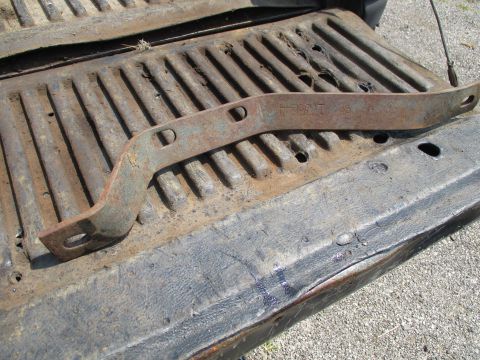 Right front bumper bracket