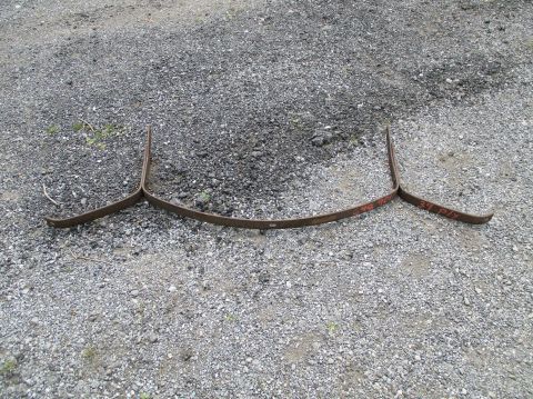 Front bumper bracket