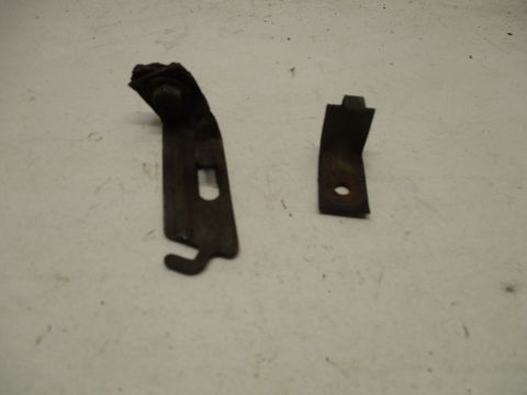 Package of trunk panel retainers