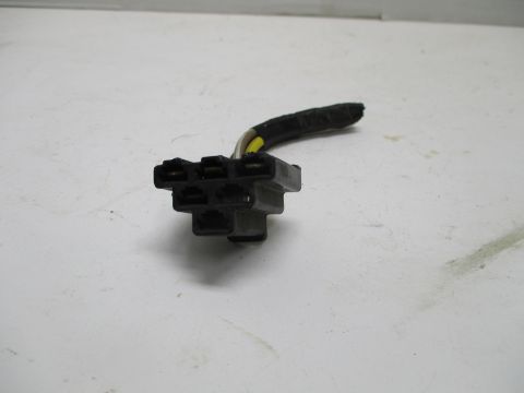Connector with pigtail