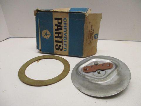 Windshield wiper motor plate and gasket