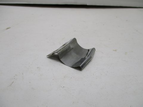 Connector moulding below grille