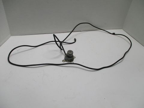 Signal seek radio floor-mounted foot switch