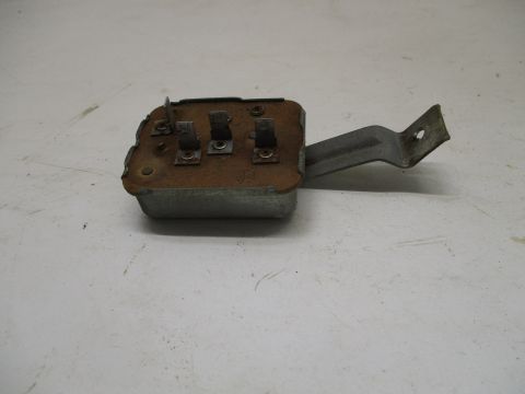 Low fuel warning relay