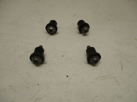 Set of horn ring insulators and screws