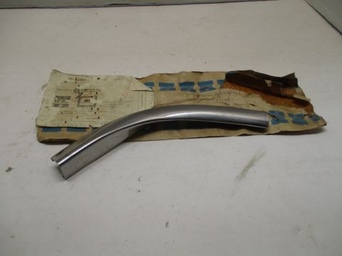 Left roof air deflector moulding