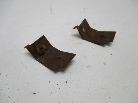 Pair of lower glove compartment mounts