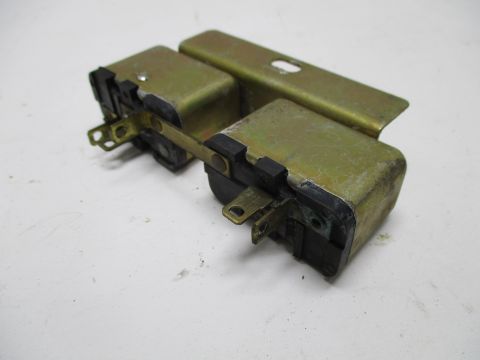 Electric door lock relay