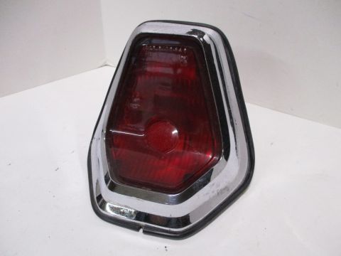 Right taillight assembly