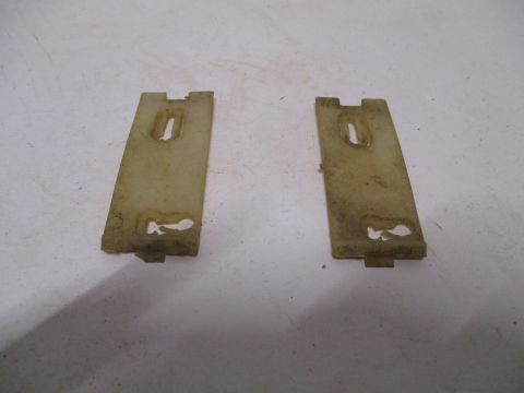Package of 2 rocker panel moulding clips
