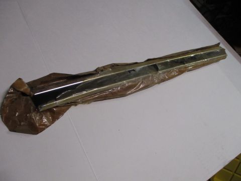 Left rear door lower moulding