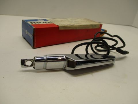 Left fender mounted turn signal indicator