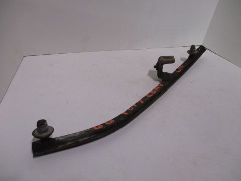 Left quarter window vertical track